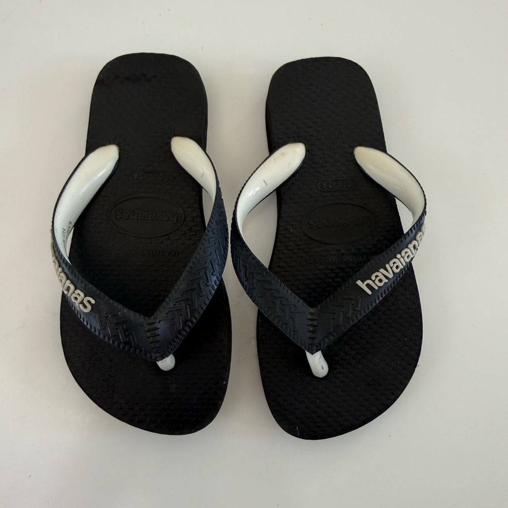 Havaianas Classic Black and White Sandals